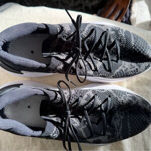 Sorel Black White Knit Camouflage Low Top Women’s Athletic Sneakers